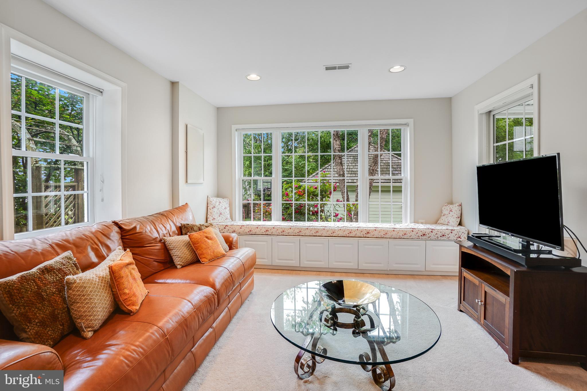 KENTLANDS HILL DISTRICT - Residential