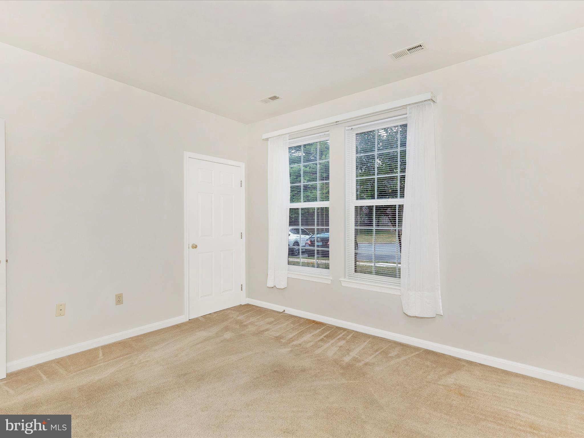 WATERSIDE - Residential