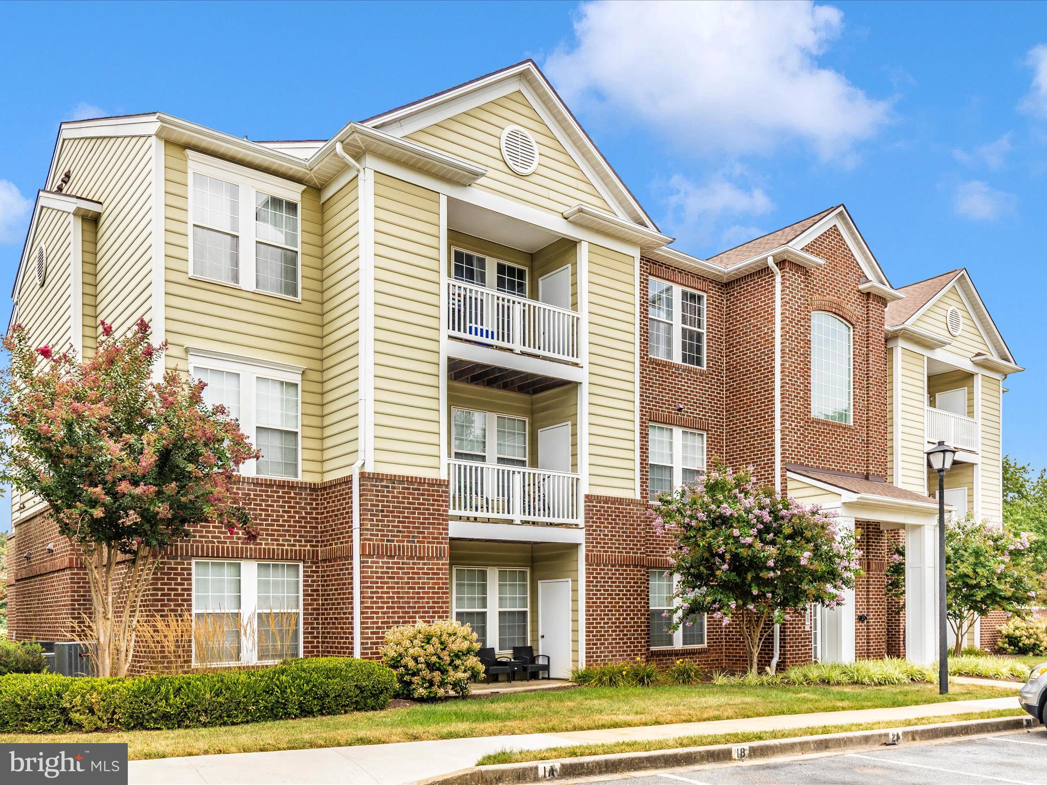 WATERSIDE - Residential