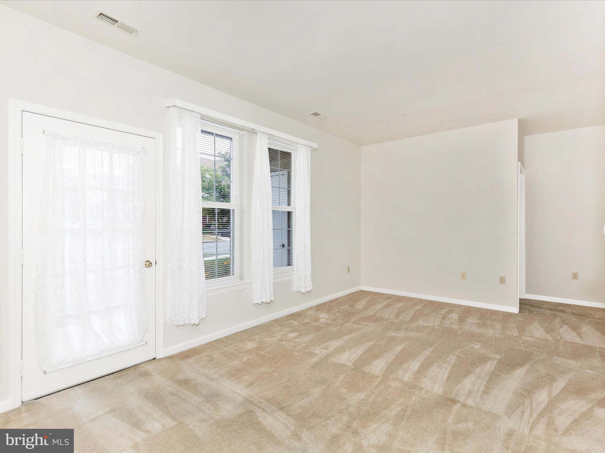 WATERSIDE - Residential