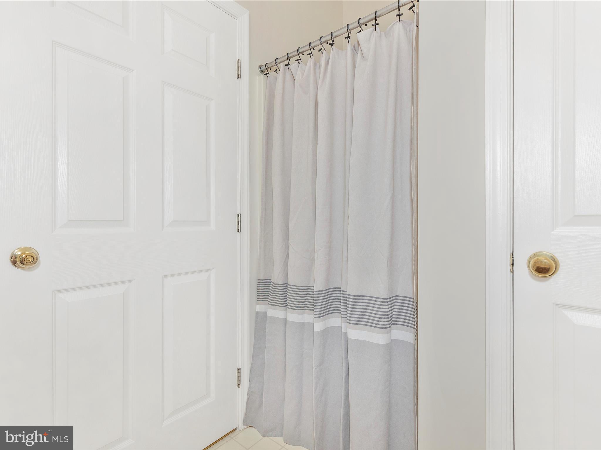 WATERSIDE - Residential