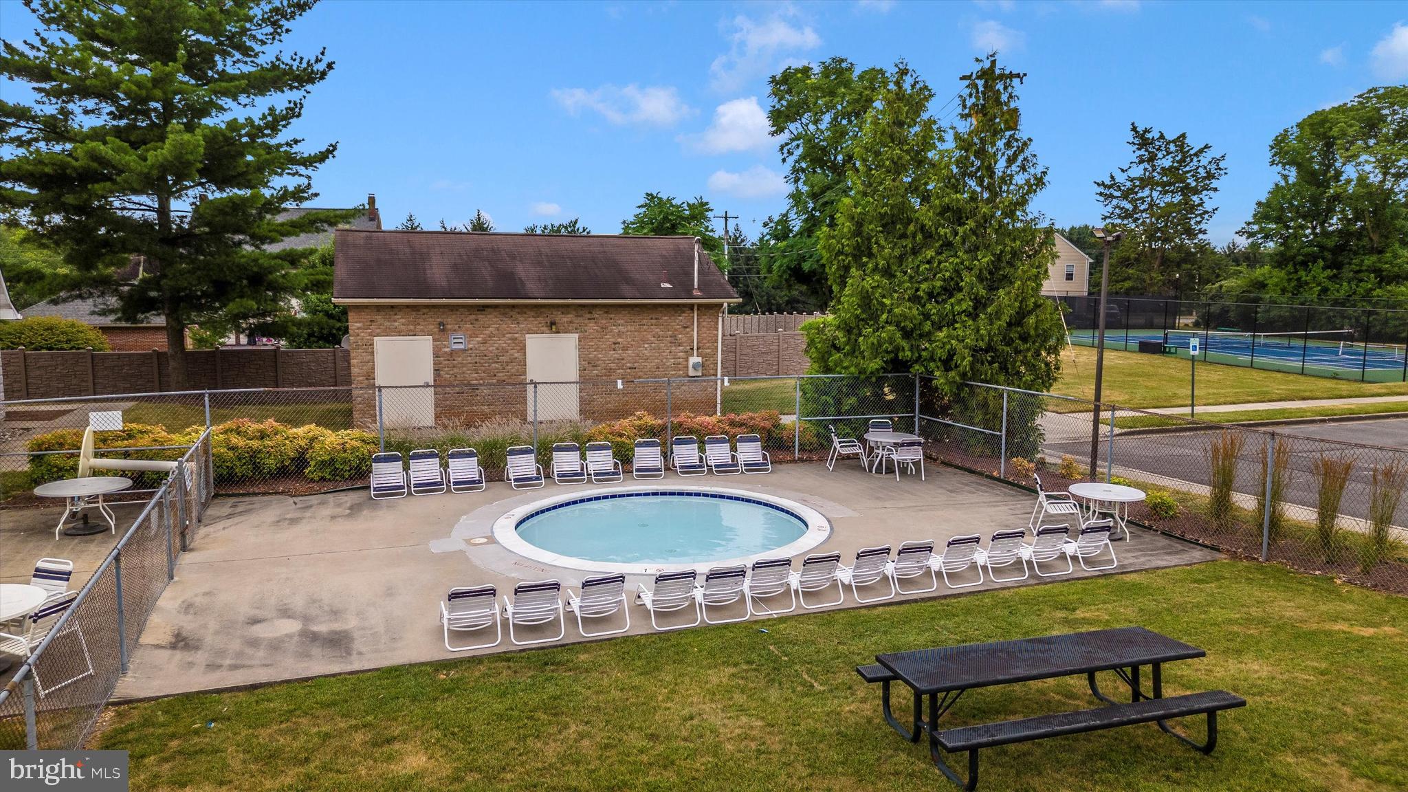 WATERSIDE - Residential