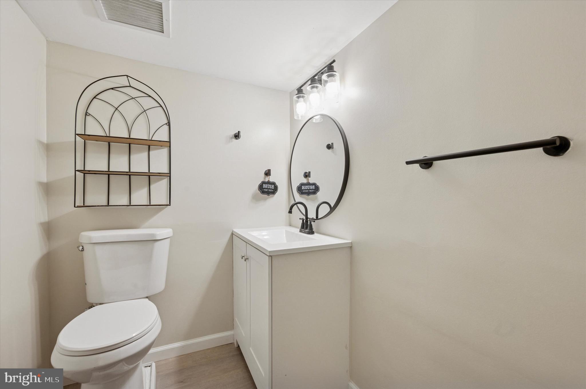 LAWNCREST - Residential