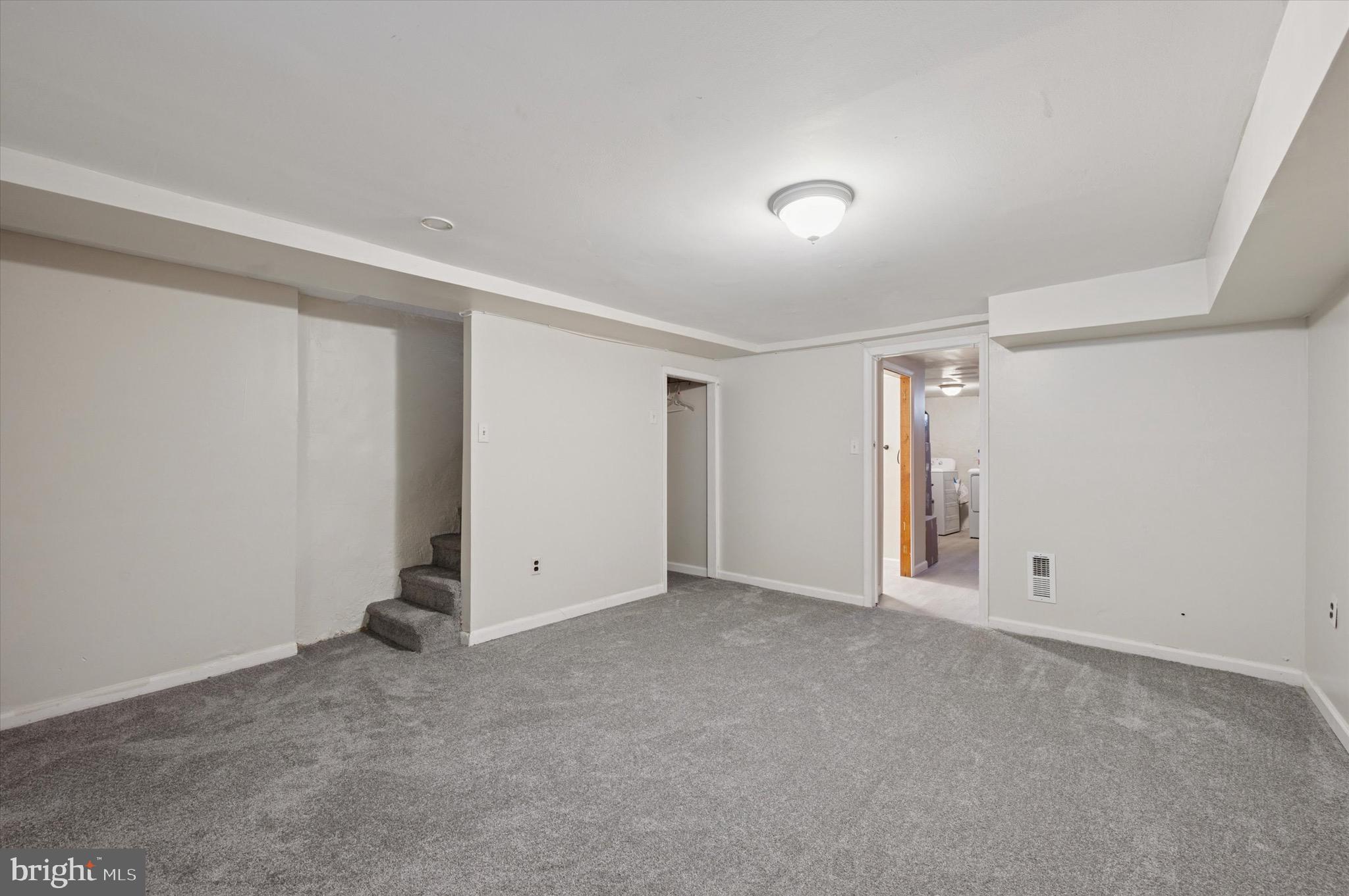 LAWNCREST - Residential