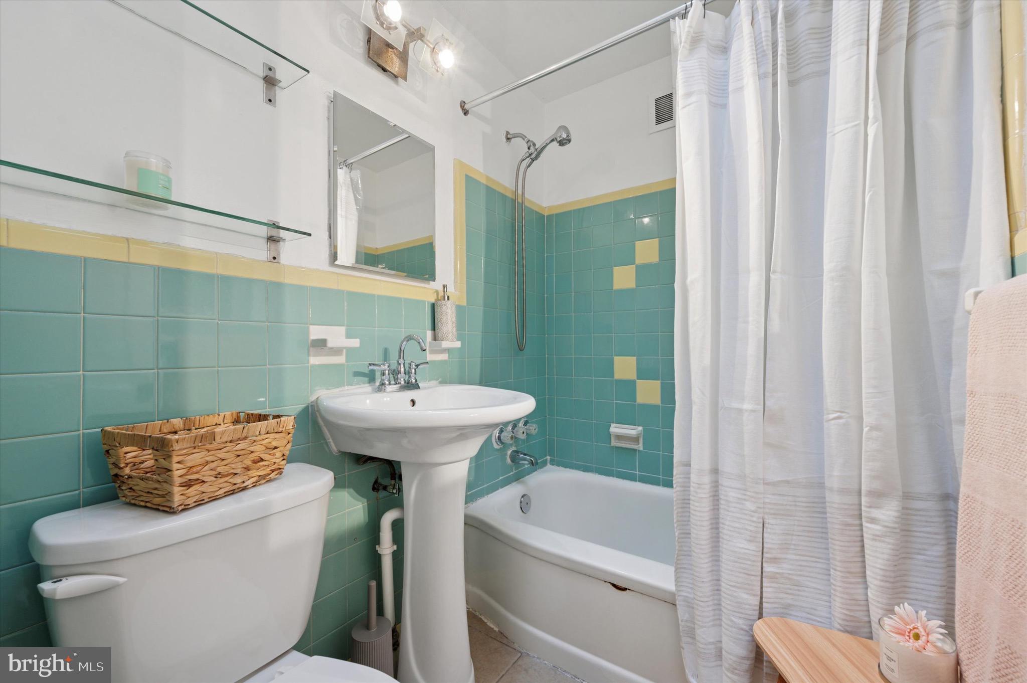 LAWNCREST - Residential