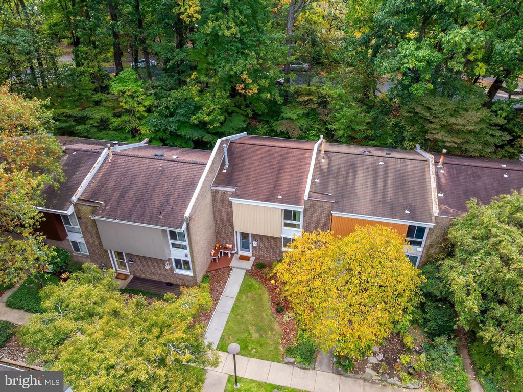 Photo of 1775 Wainwright Drive, RESTON, VA 20190 (MLS # VAFX2273532)