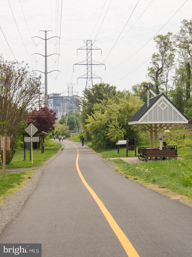 RESTON - Residential