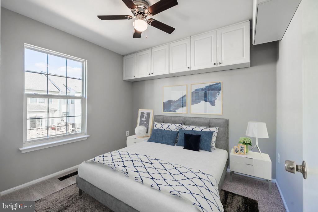 AUTUMN CHASE HUNT - Residential