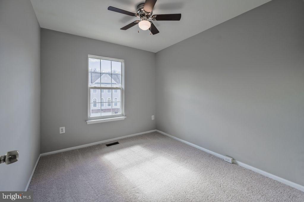 AUTUMN CHASE HUNT - Residential