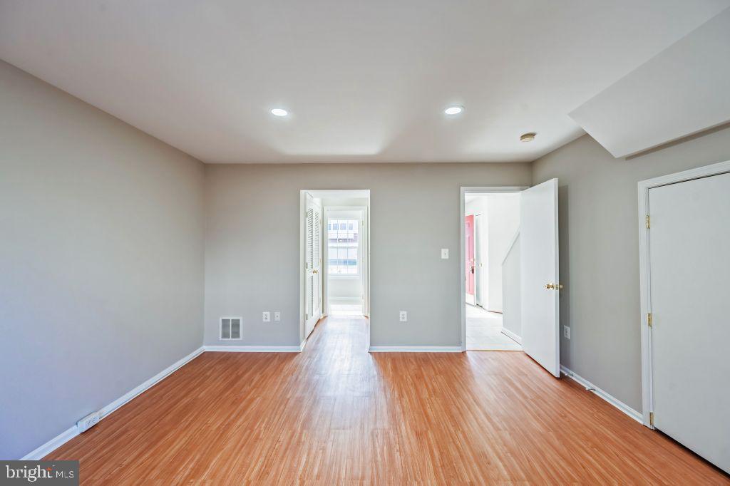 AUTUMN CHASE HUNT - Residential