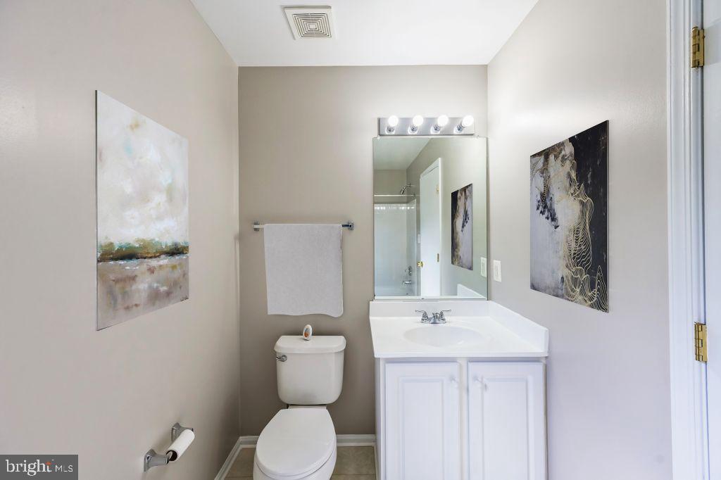 AUTUMN CHASE HUNT - Residential