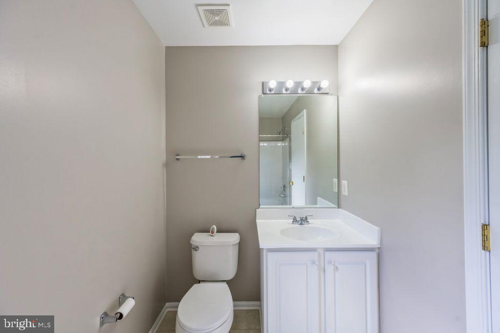 AUTUMN CHASE HUNT - Residential