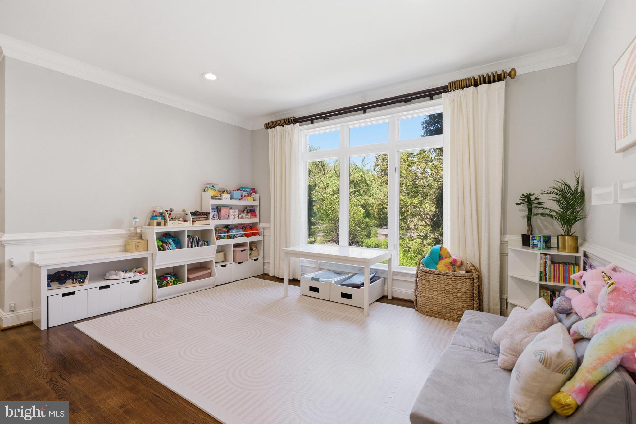 NORTHWOOD - Residential