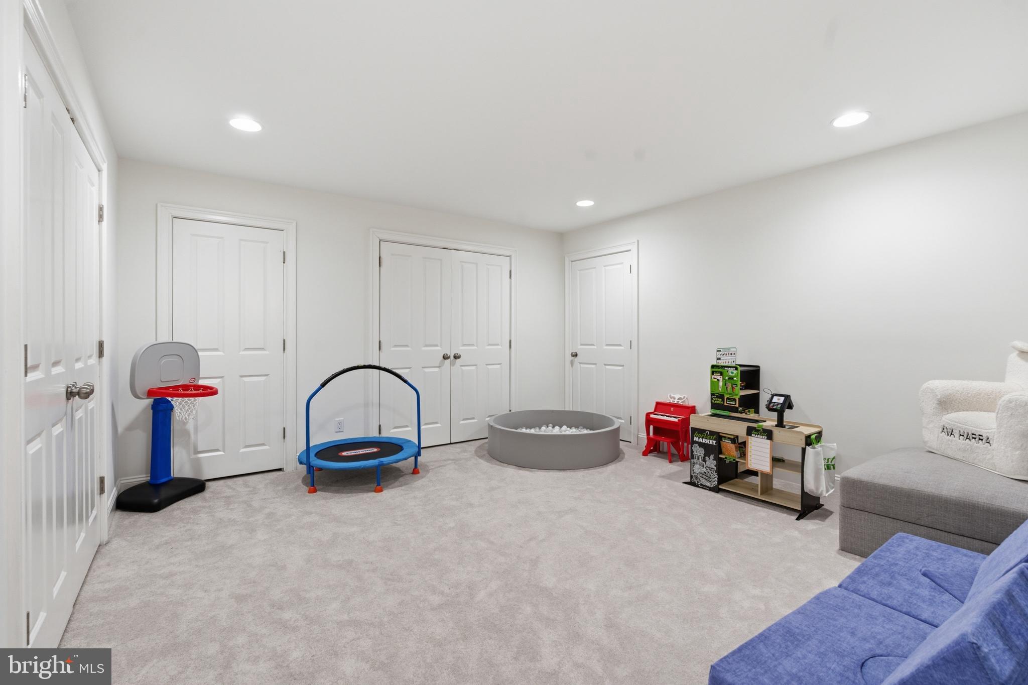 NORTHWOOD - Residential