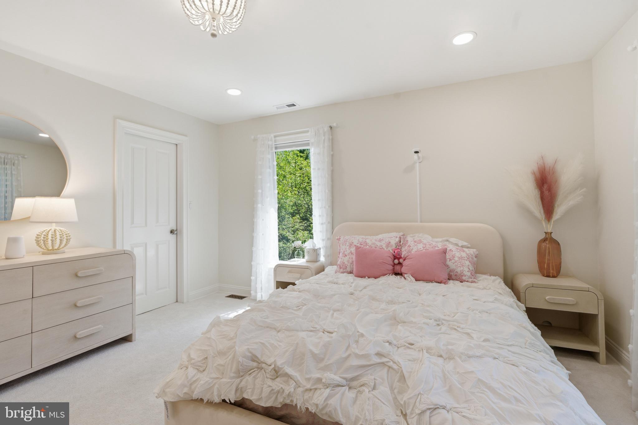 NORTHWOOD - Residential