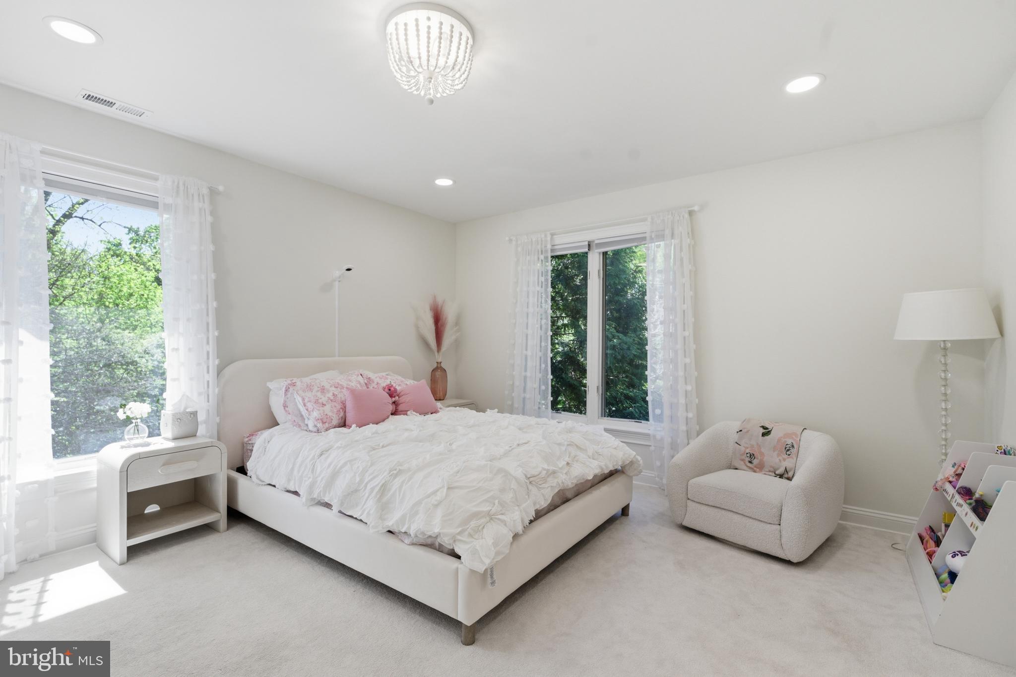 NORTHWOOD - Residential