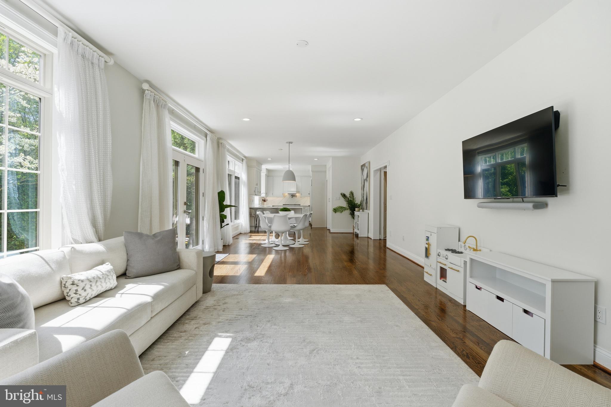 NORTHWOOD - Residential