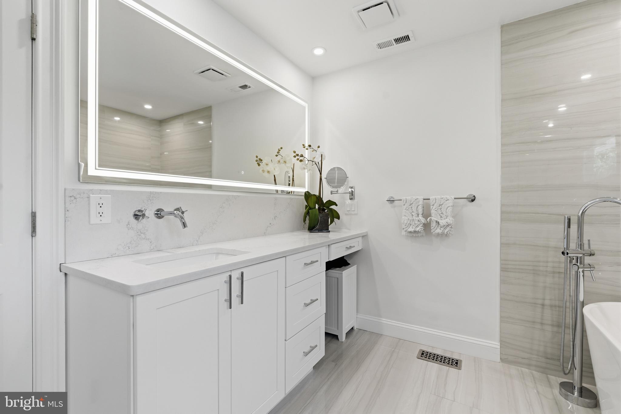 NORTHWOOD - Residential