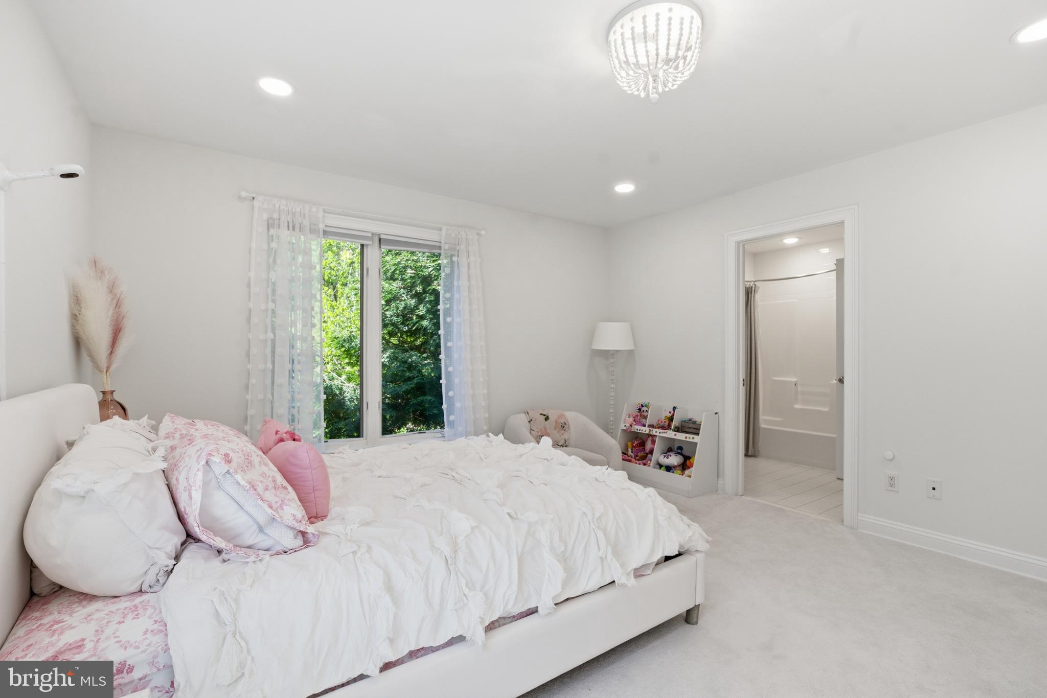 NORTHWOOD - Residential