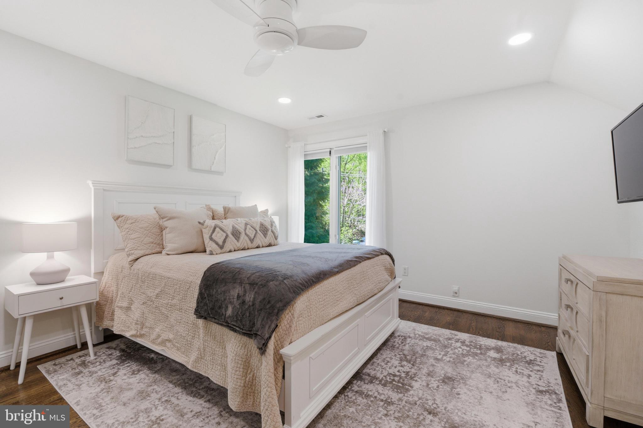 NORTHWOOD - Residential