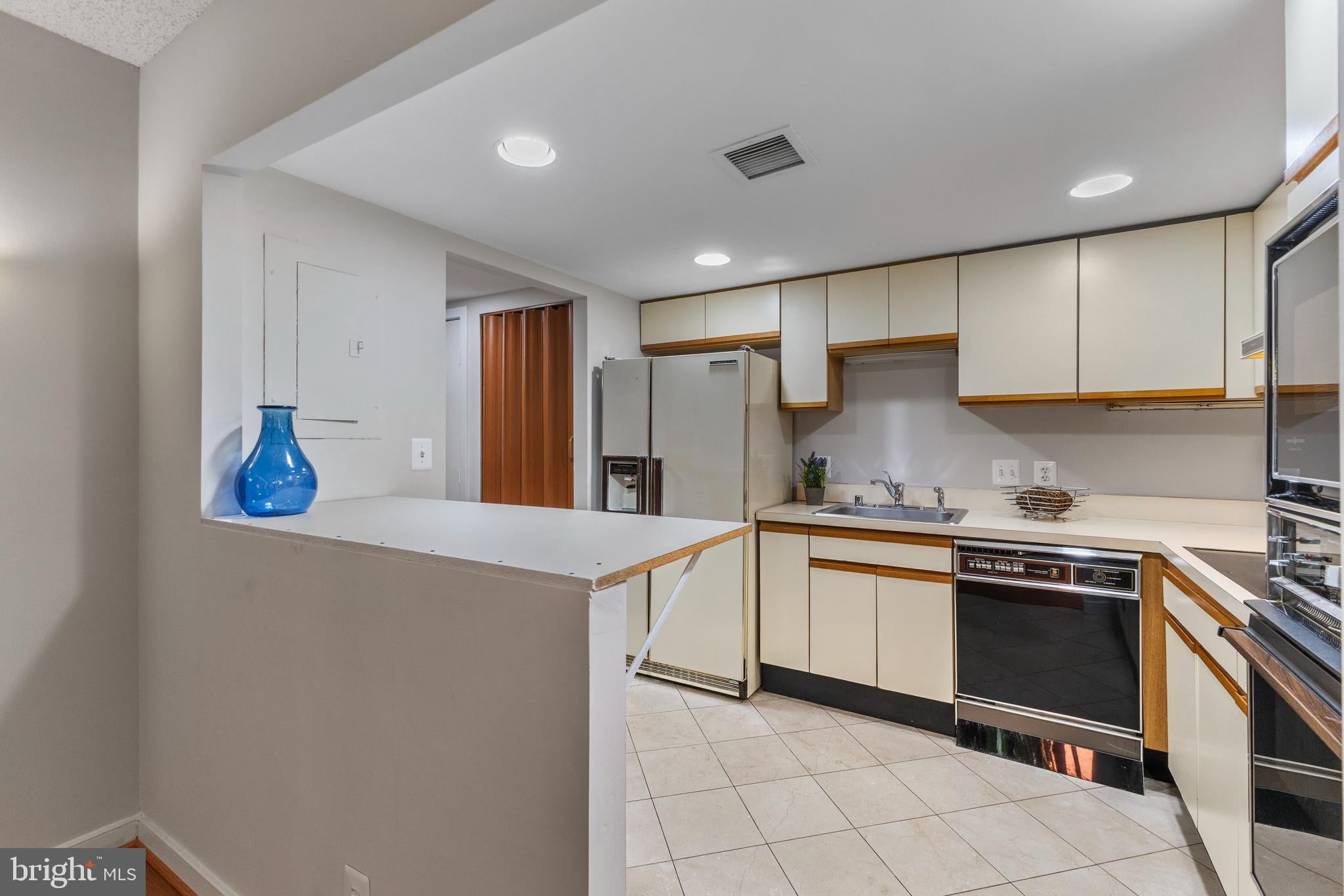 1099 22ND STREET NW 104