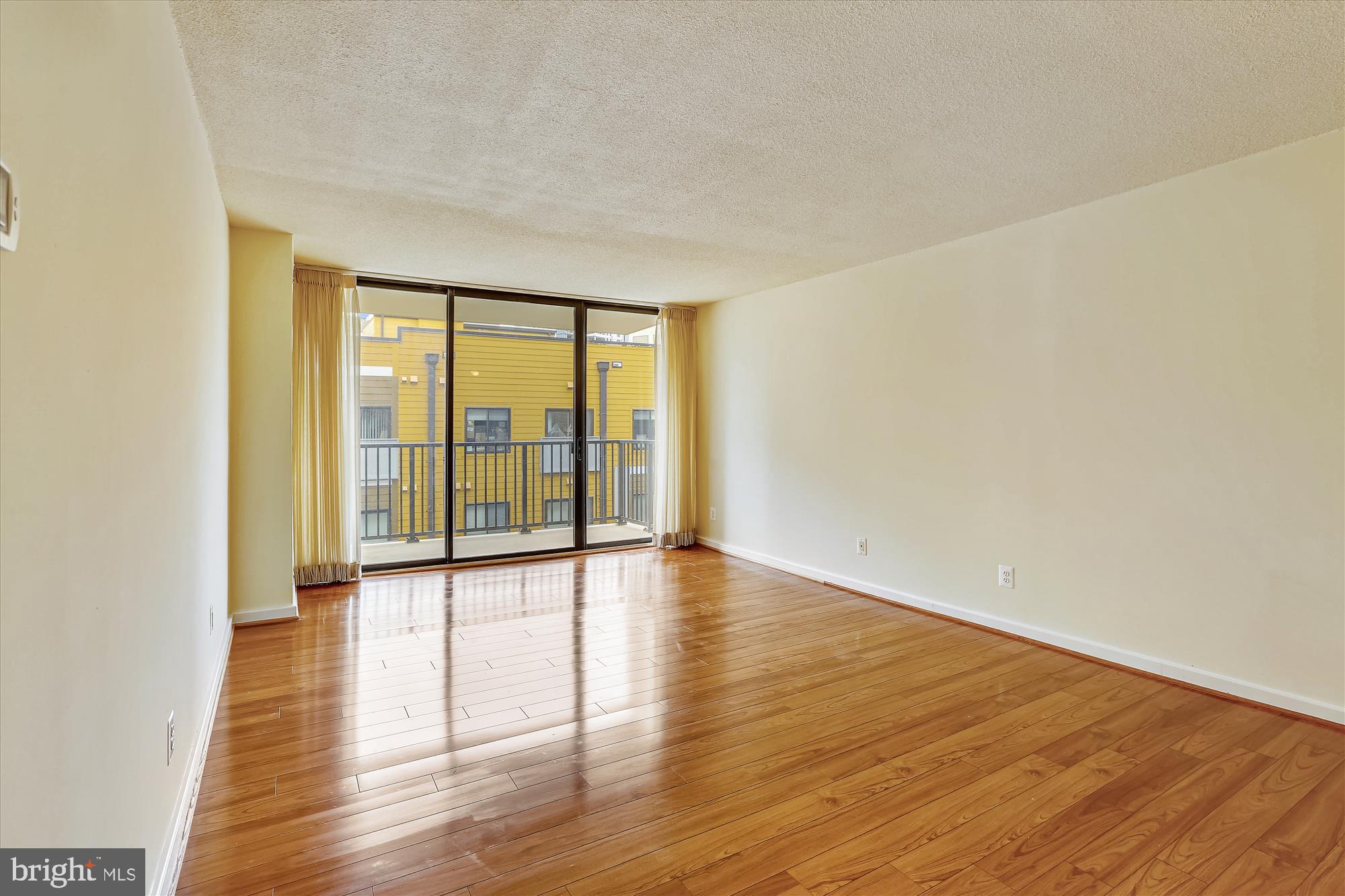 AMERICANA CENTRE - Residential