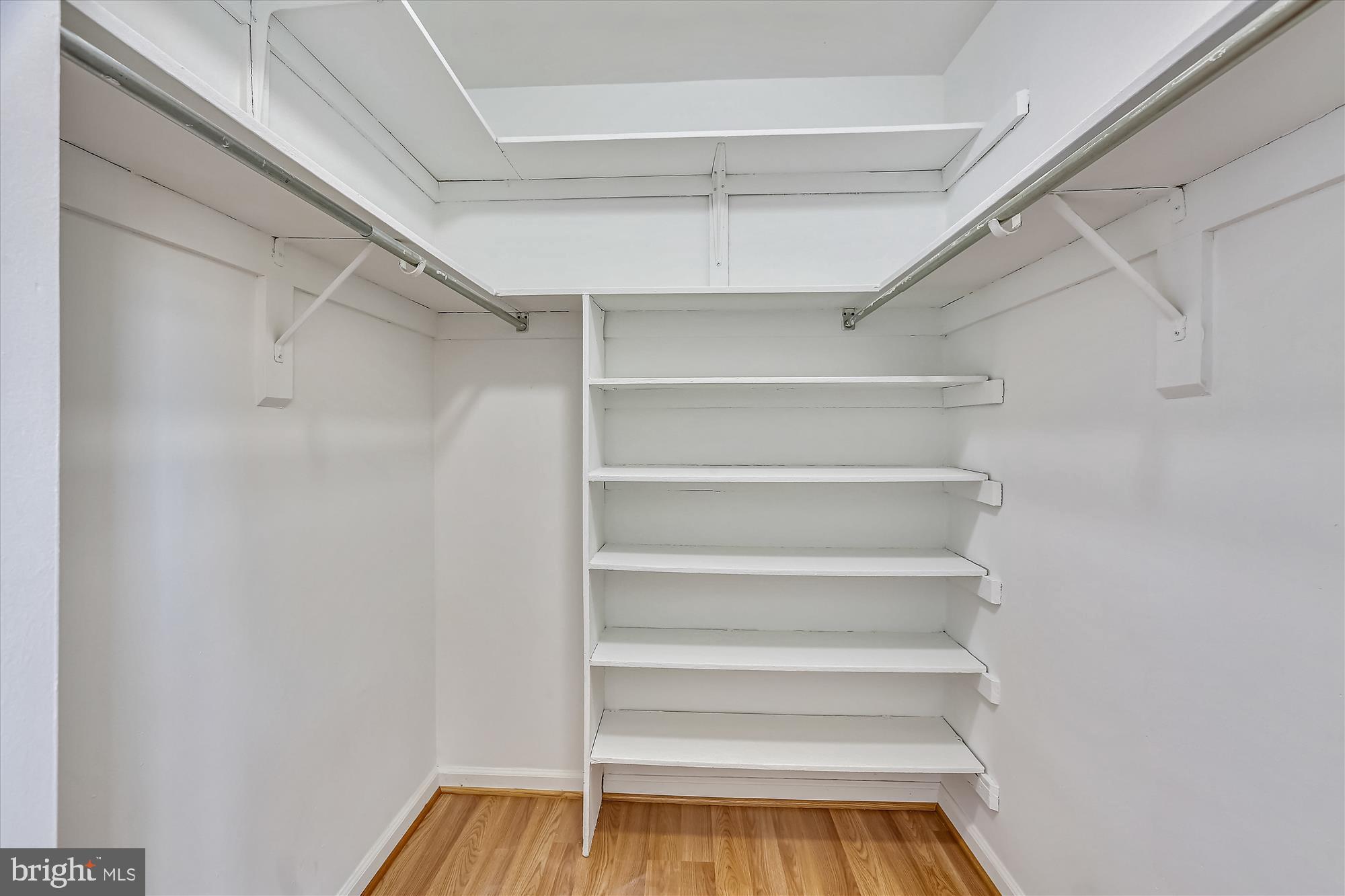 AMERICANA CENTRE - Residential