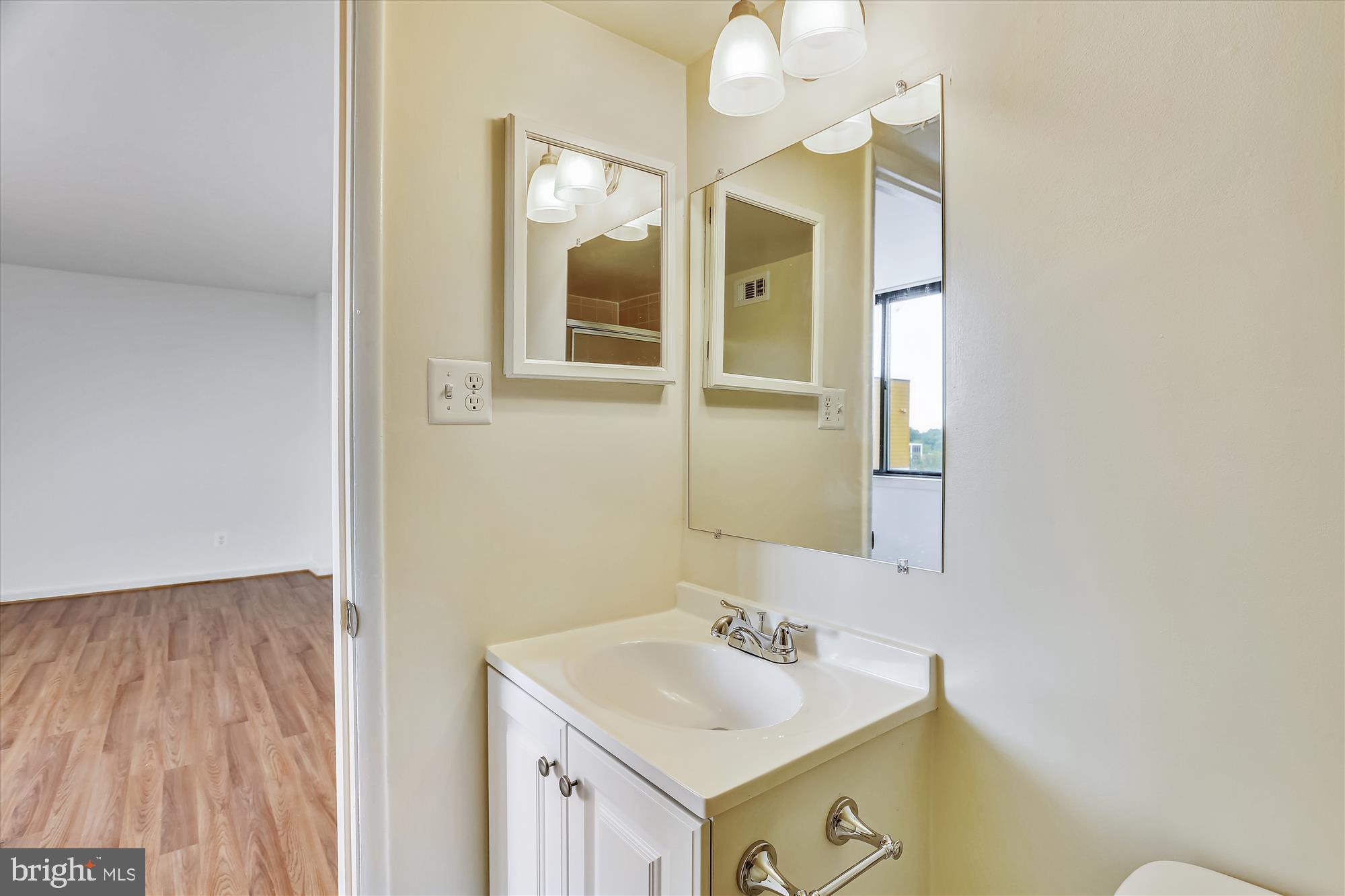 AMERICANA CENTRE - Residential