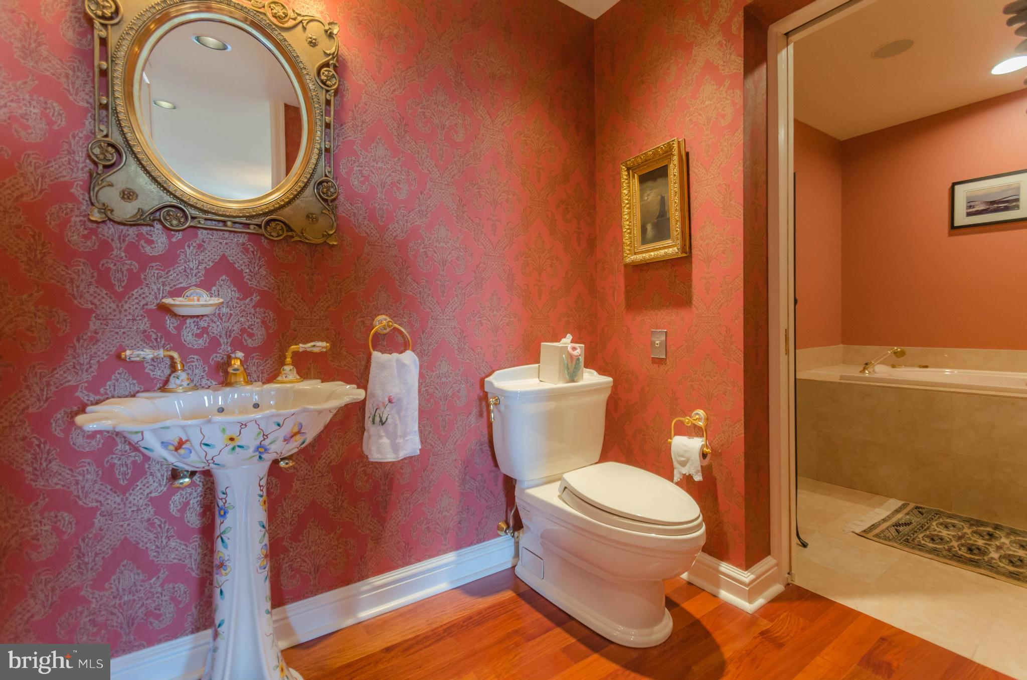 CROSS KEYS - Residential