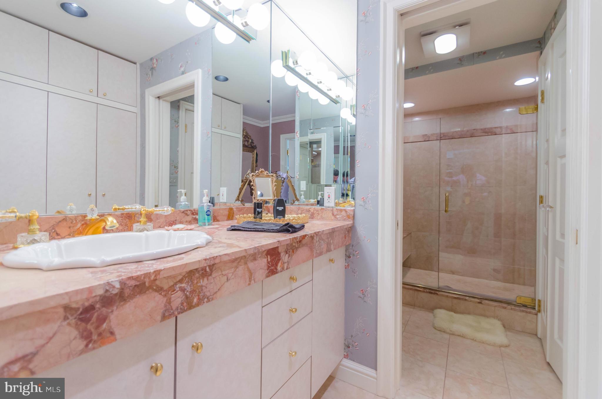 CROSS KEYS - Residential