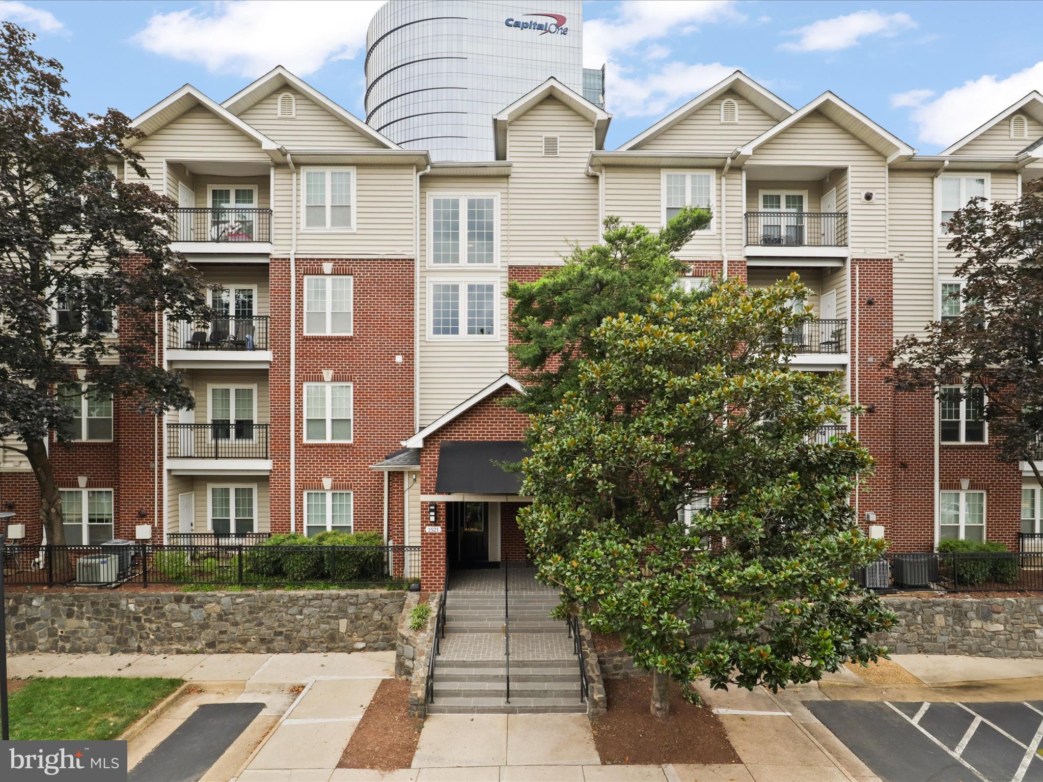 1521 SPRING GATE DRIVE 10107