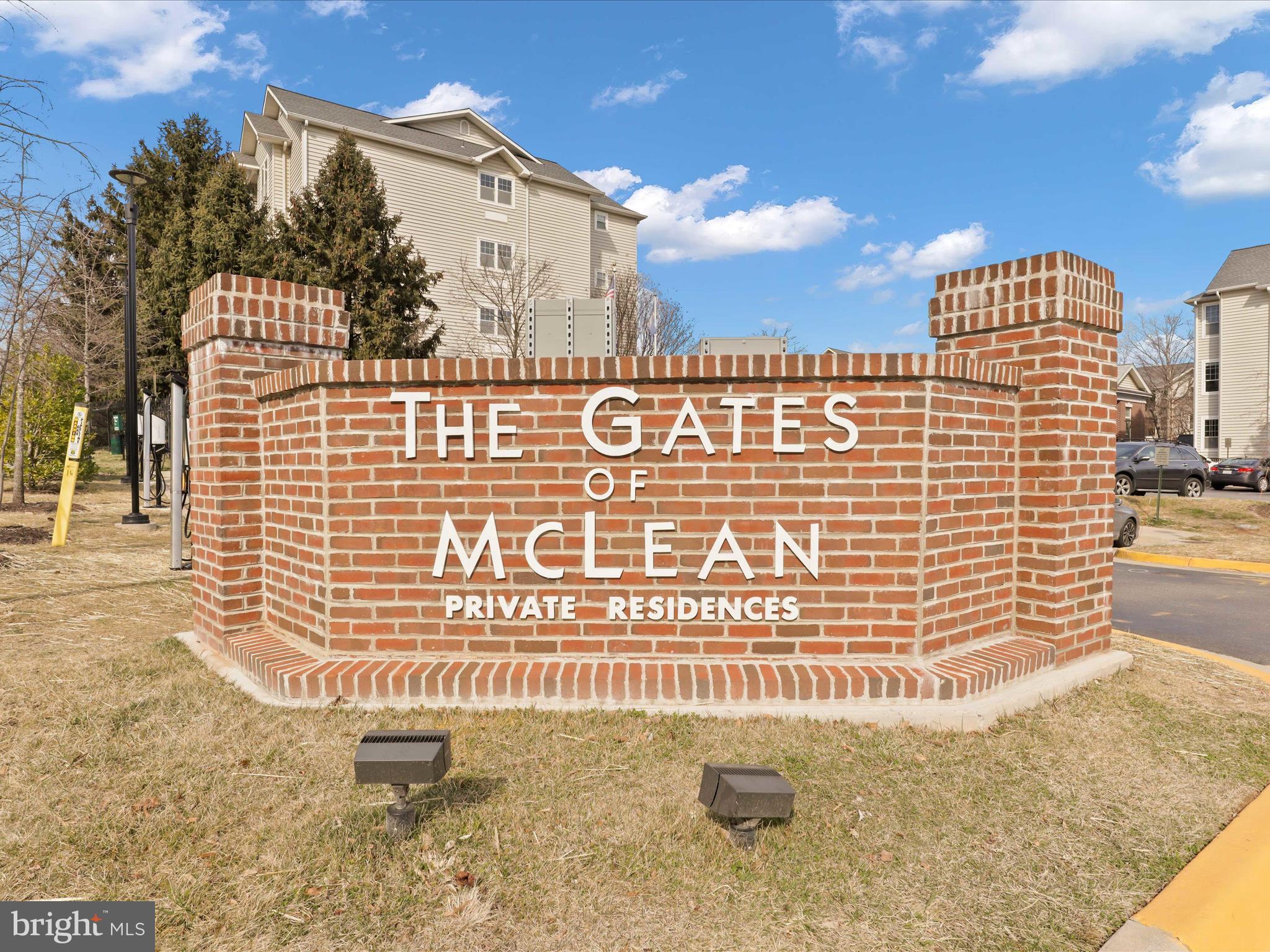 1521 SPRING GATE DRIVE 10107