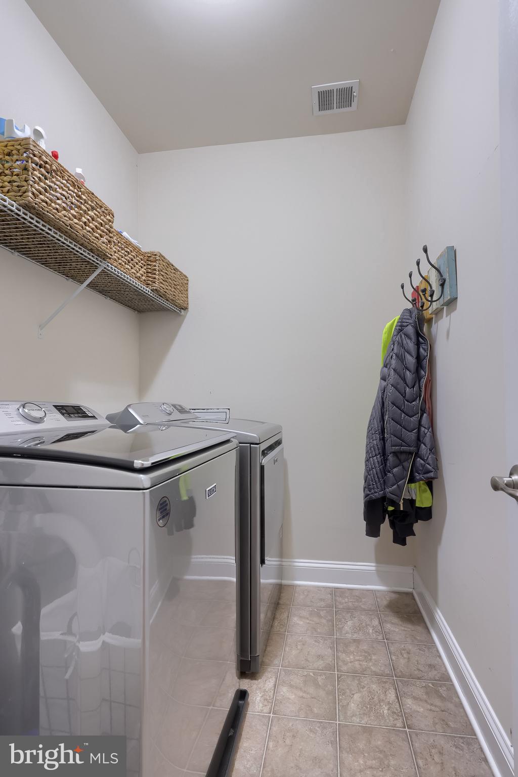 STONEGATE AT REGENTS GLEN - Residential