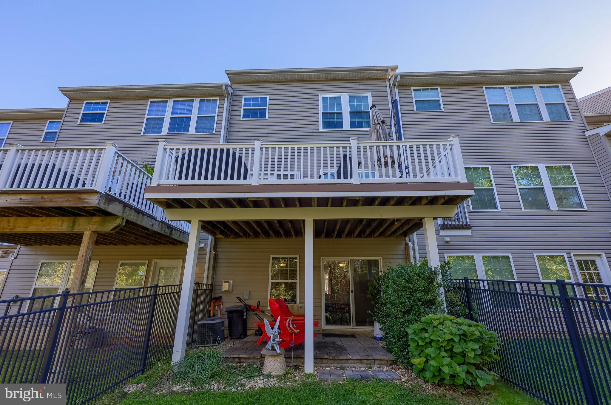 STONEGATE AT REGENTS GLEN - Residential