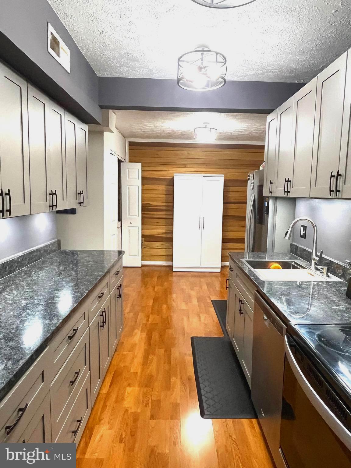 GREENBRIAR CONDO PHASE I - Residential