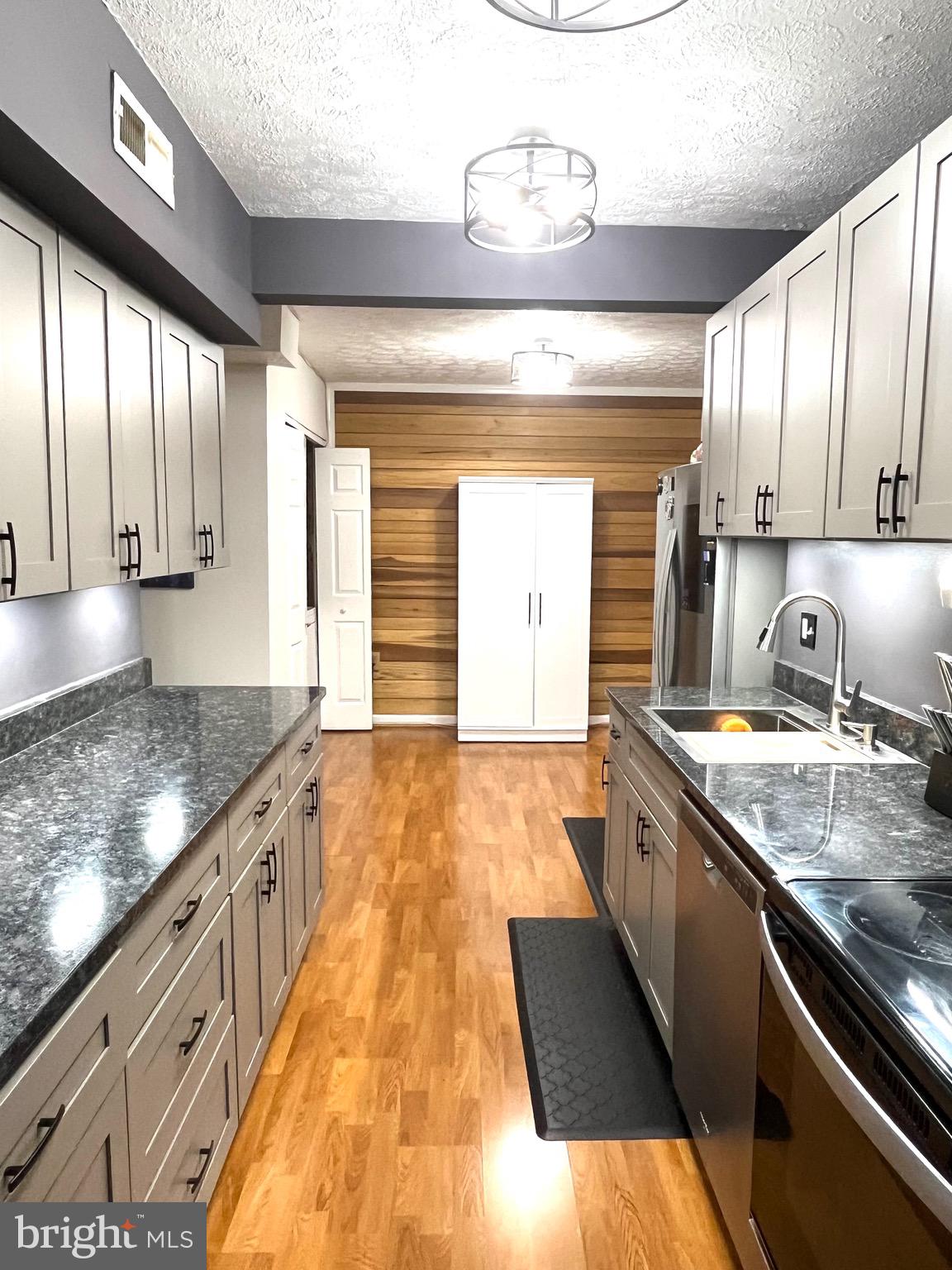 GREENBRIAR CONDO PHASE I - Residential