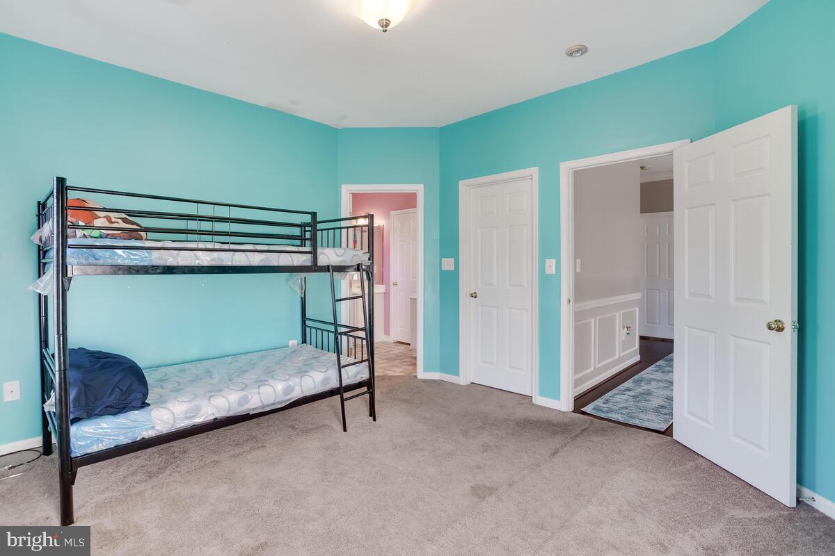 BRENTWOOD - Residential