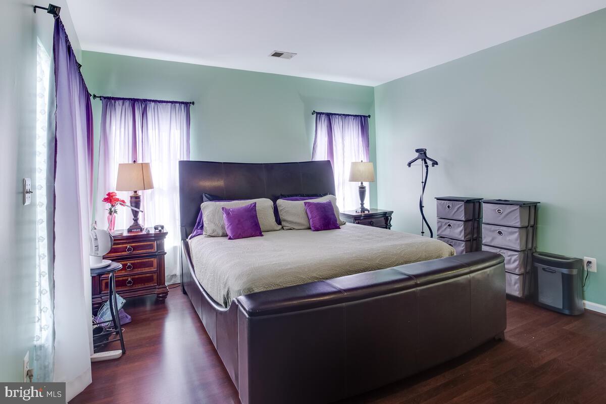 BRENTWOOD - Residential