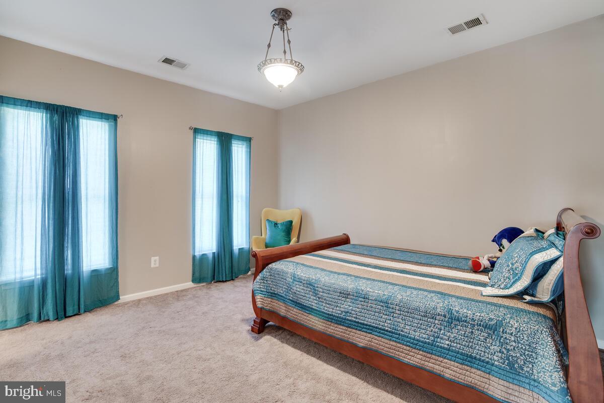 BRENTWOOD - Residential