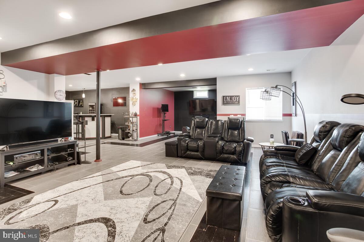 BRENTWOOD - Residential