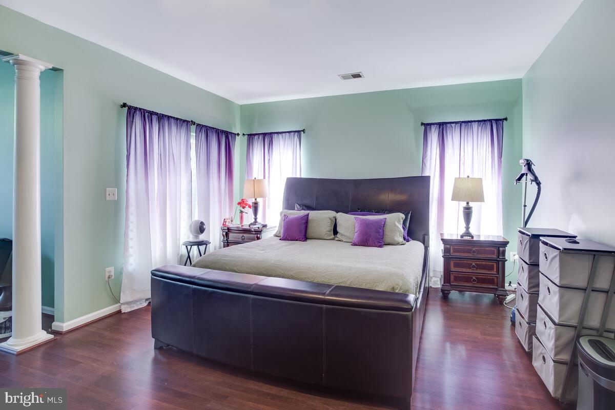 BRENTWOOD - Residential