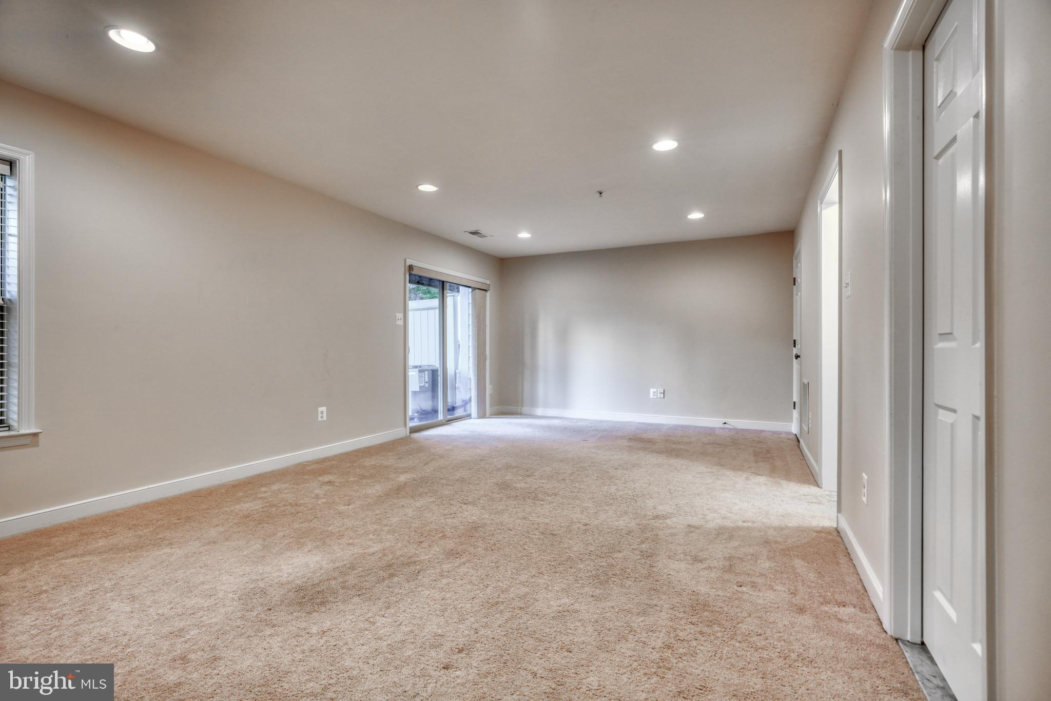 HUNT VALLEY - Residential Lease