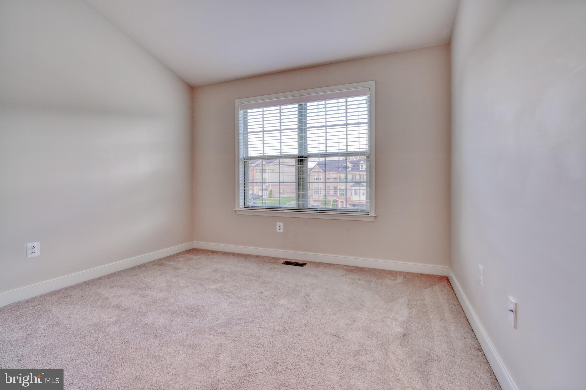 HUNT VALLEY - Residential Lease