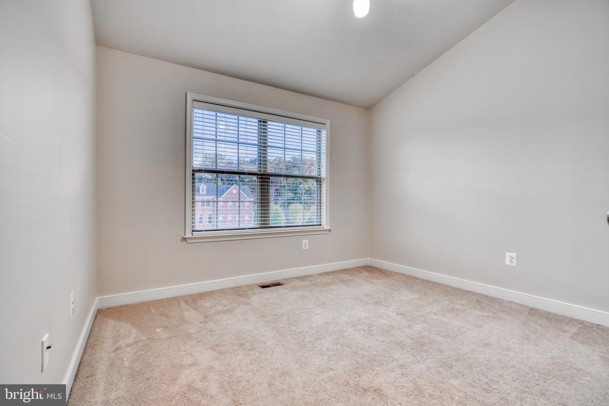 HUNT VALLEY - Residential Lease