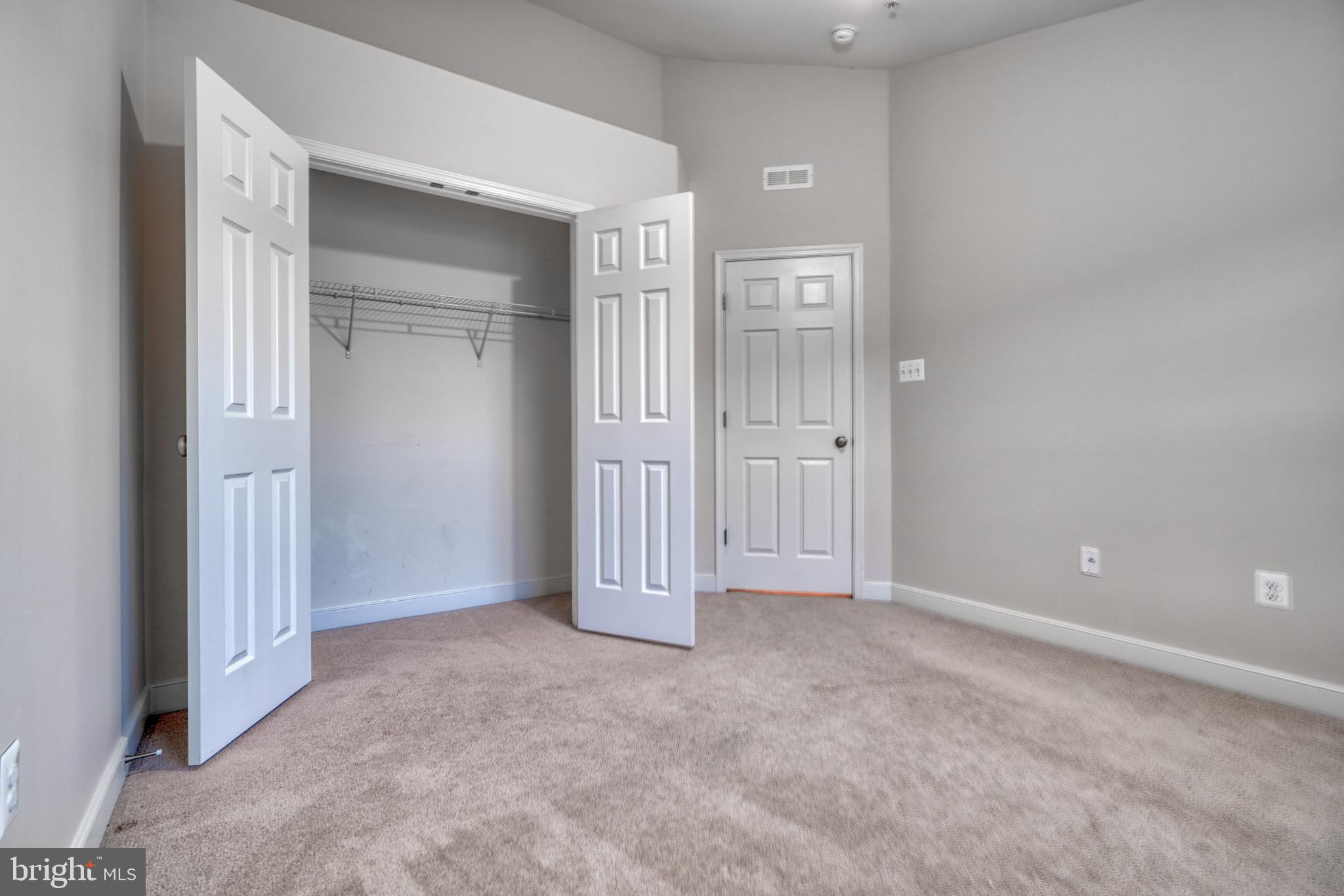 HUNT VALLEY - Residential Lease