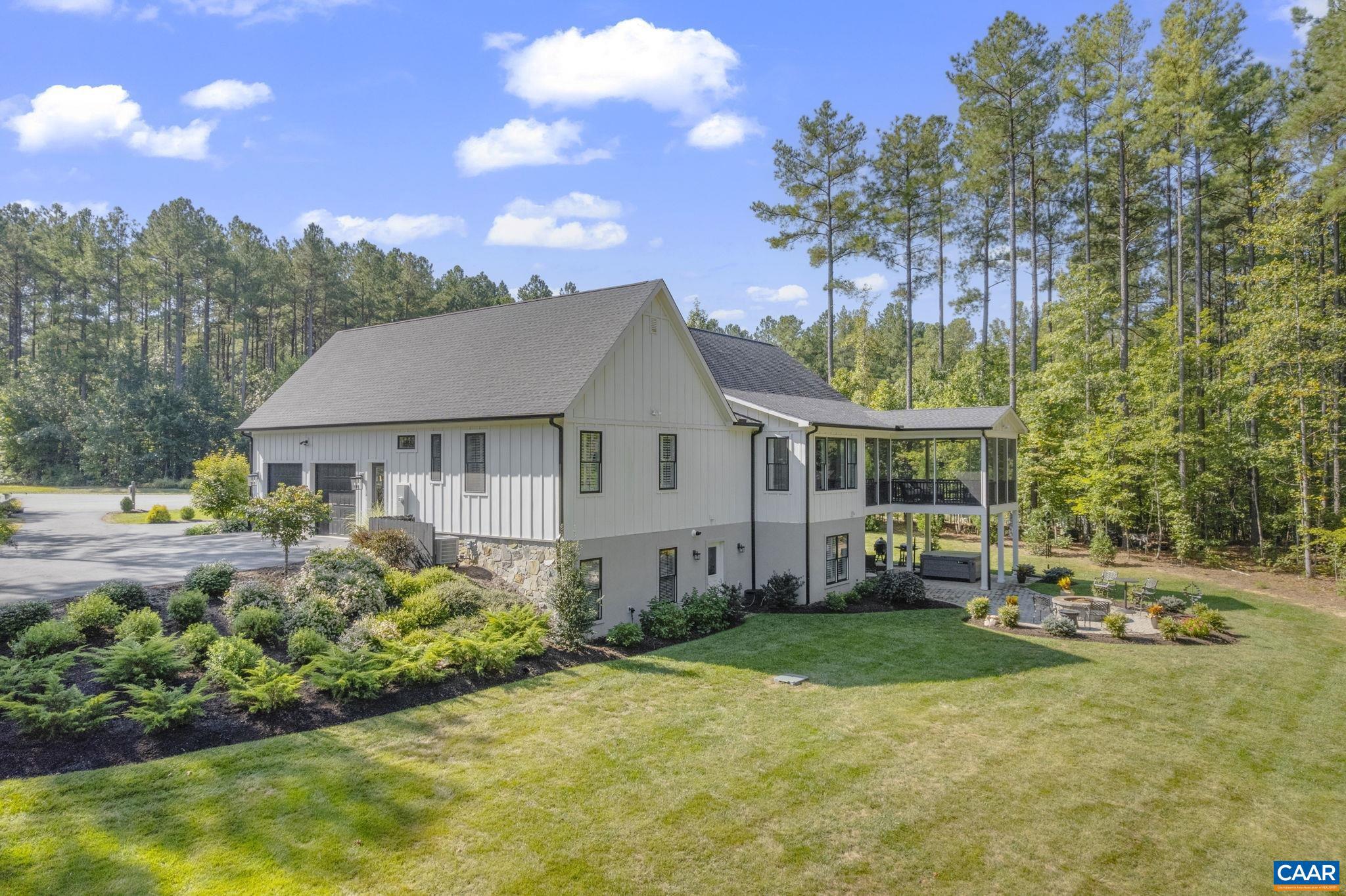 MEADOW BROOK - Residential