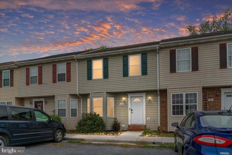 Townhouse For Sale - 1211 Julie Court<br/> WOODSTOCK, VA 22664