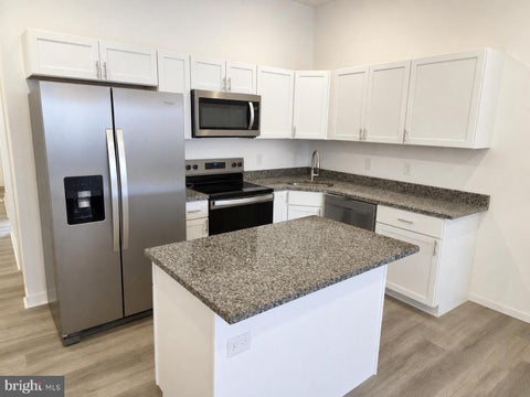 Townhouse For Sale - 4031 Park Heights Avenue<br/> BALTIMORE, MD 21215