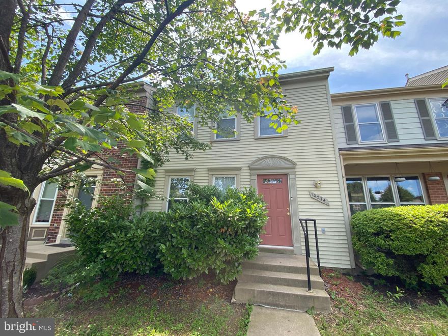 Great 3-level townhome in quiet Ballantraye subdivision. Features a primary bedroom with a private full bath. Second full bath on the upper floor. This property is equipped with a washer and dryer. Close to commuter routes, VRE, schools, parks, shopping, and dining. Full basement and fenced backyard.
*Photos and video tour coming soon!

$125 Leasing Fee. One time due with Move in Funds.
Resident Benefits Package $25/month
Housing Choice Program Vouchers Accepted.
Sorry, no pets!