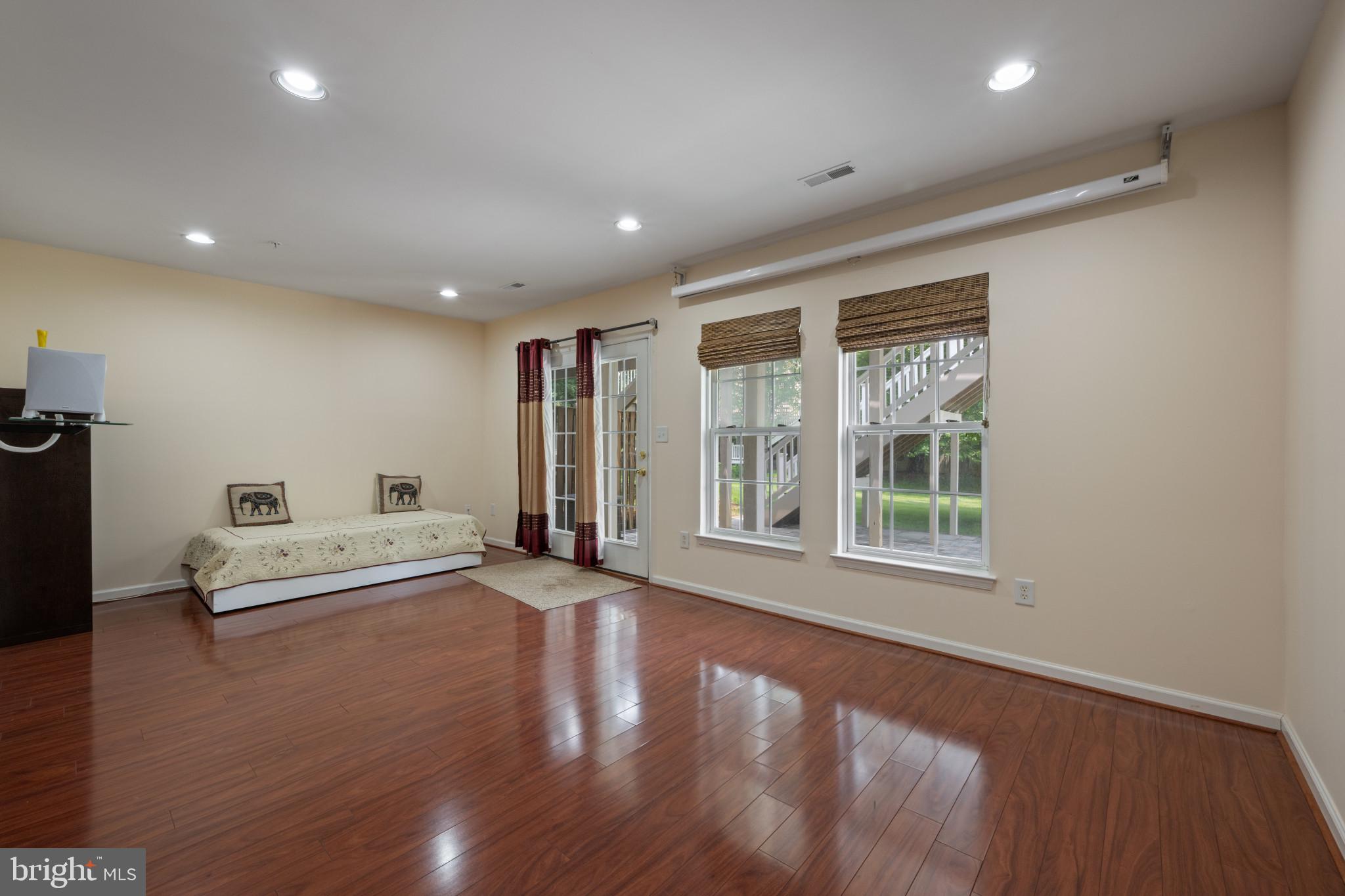 WAVERLY WOODS - Residential Lease